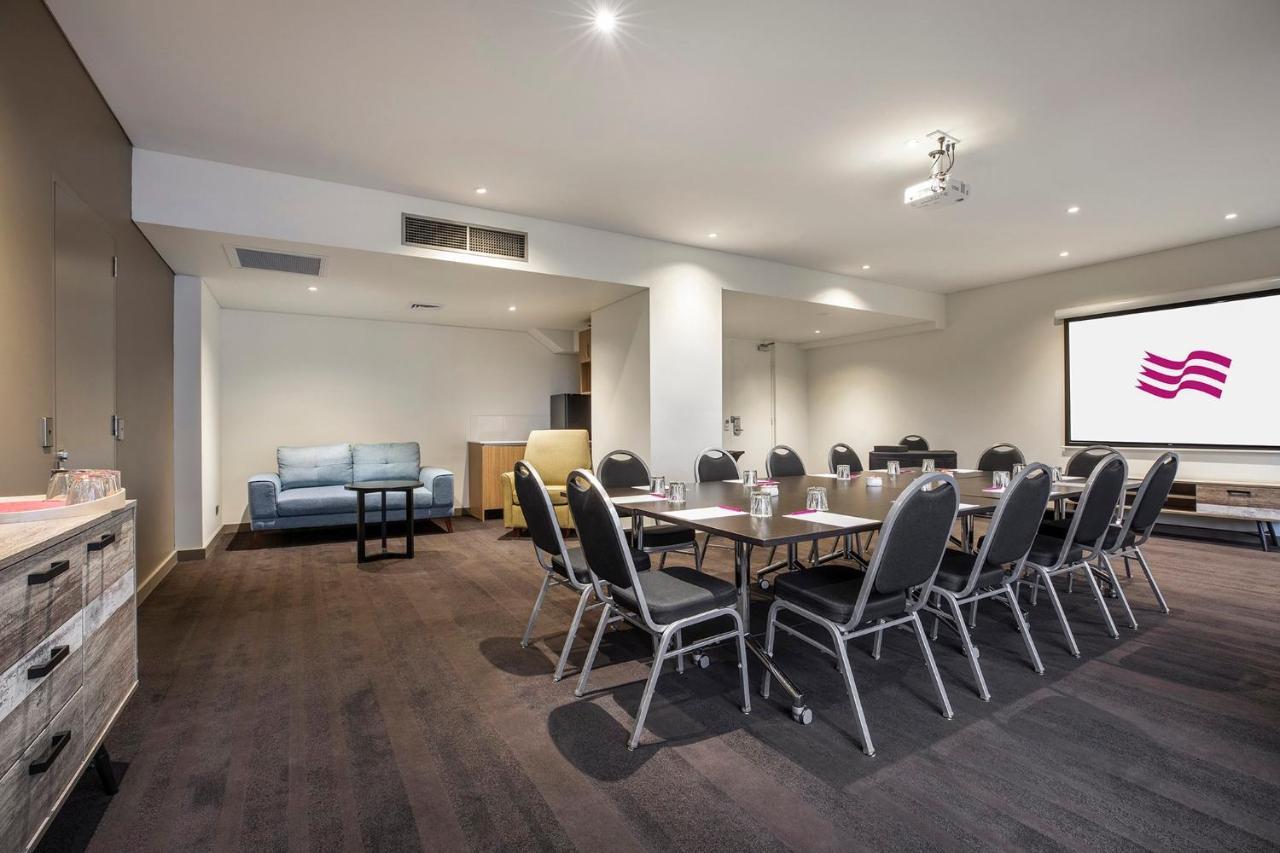 Crowne Plaza Canberra, An Ihg Hotel מראה חיצוני תמונה