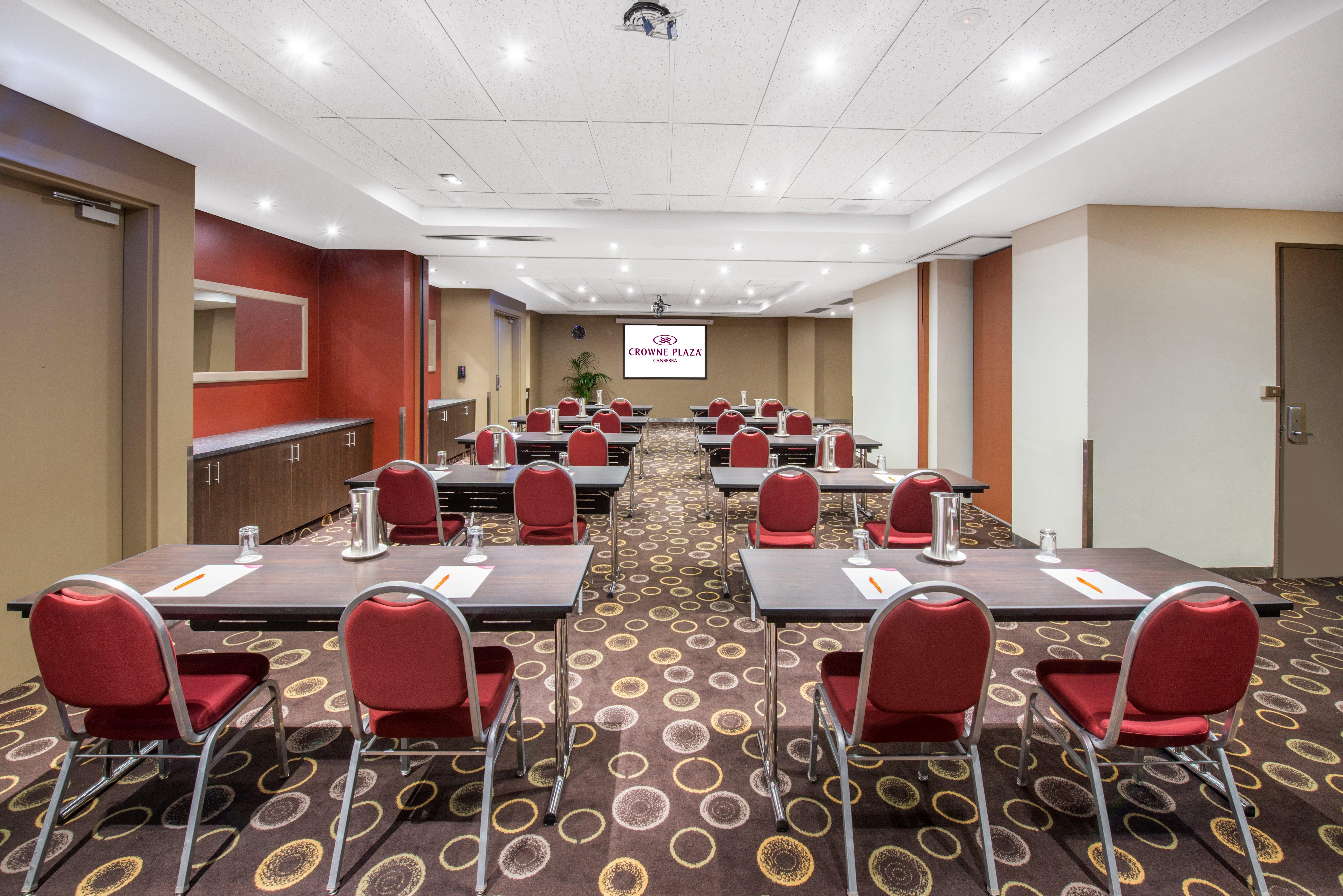 Crowne Plaza Canberra, An Ihg Hotel מראה חיצוני תמונה