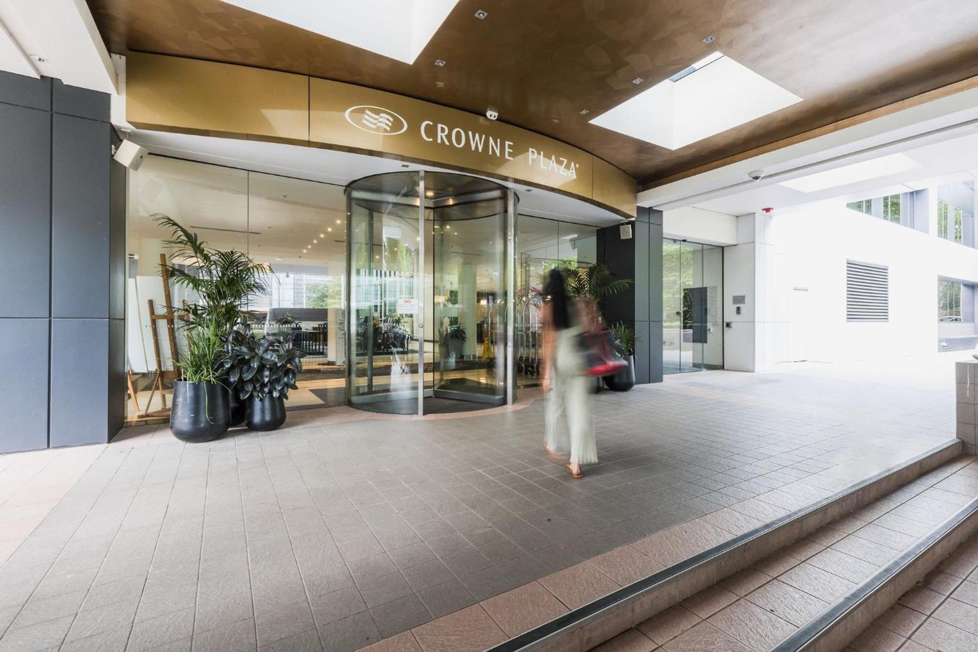 Crowne Plaza Canberra, An Ihg Hotel מראה חיצוני תמונה