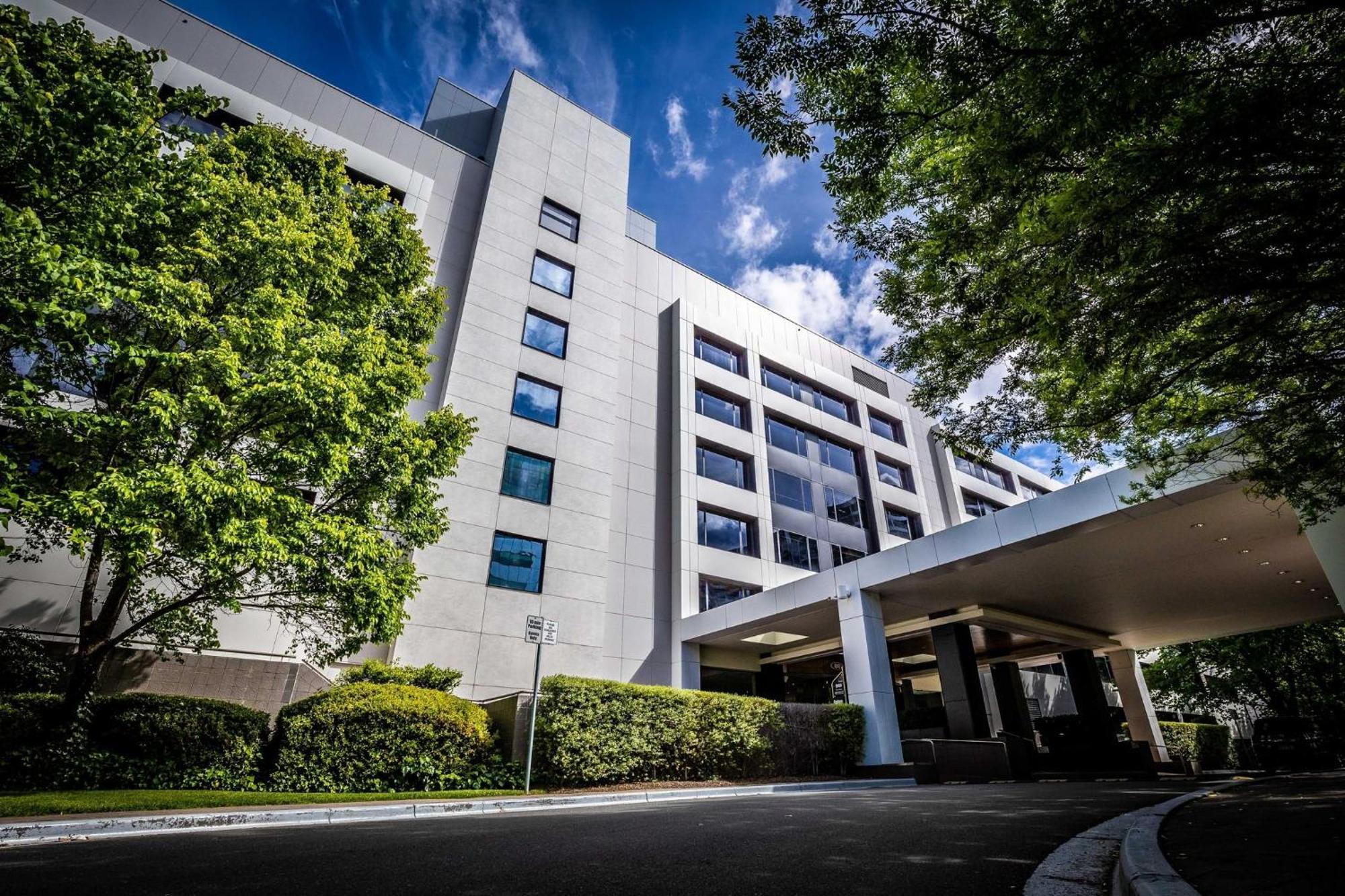 Crowne Plaza Canberra, An Ihg Hotel מראה חיצוני תמונה